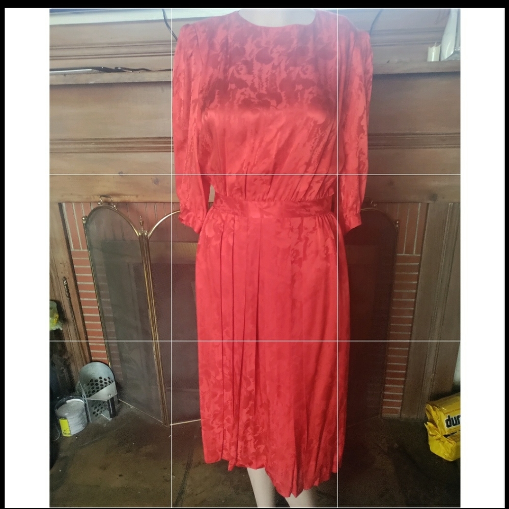 Elegant Red Midi Dress